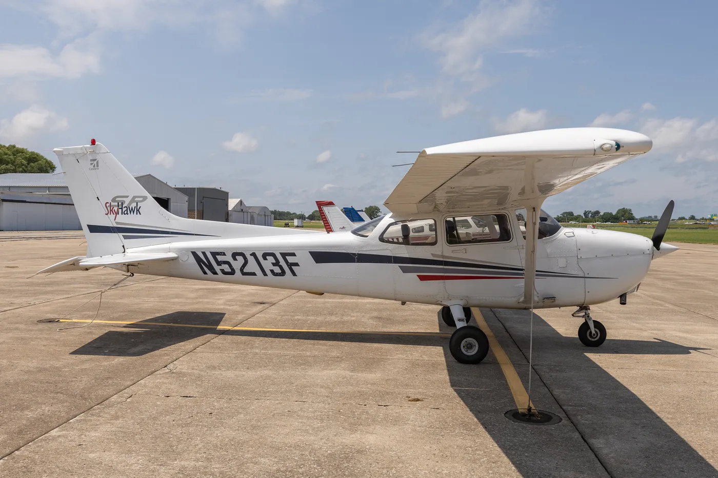 Cessna 172 Skyhawk (N5213F) at Jefferson City Flying Service — photo 2