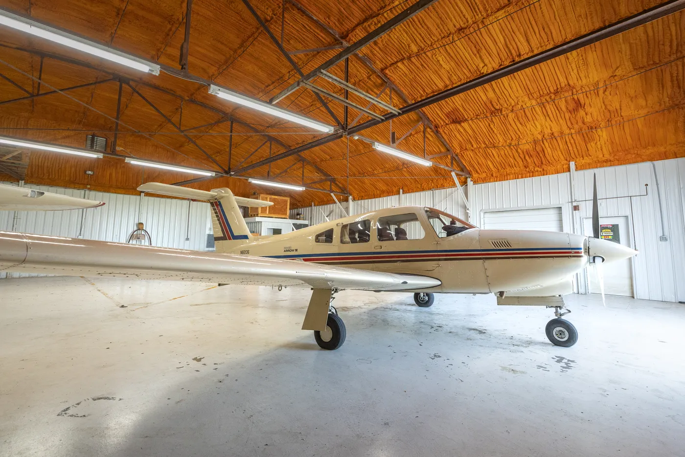Piper PA-28 Arrow IV (N82136) at Jefferson City Flying Service — photo 1