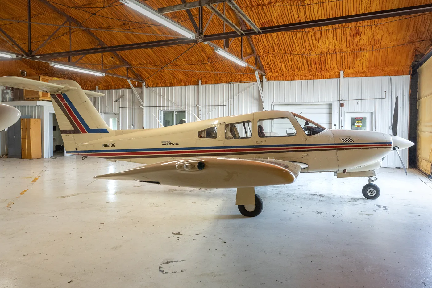 Piper PA-28 Arrow IV (N82136) at Jefferson City Flying Service — photo 2