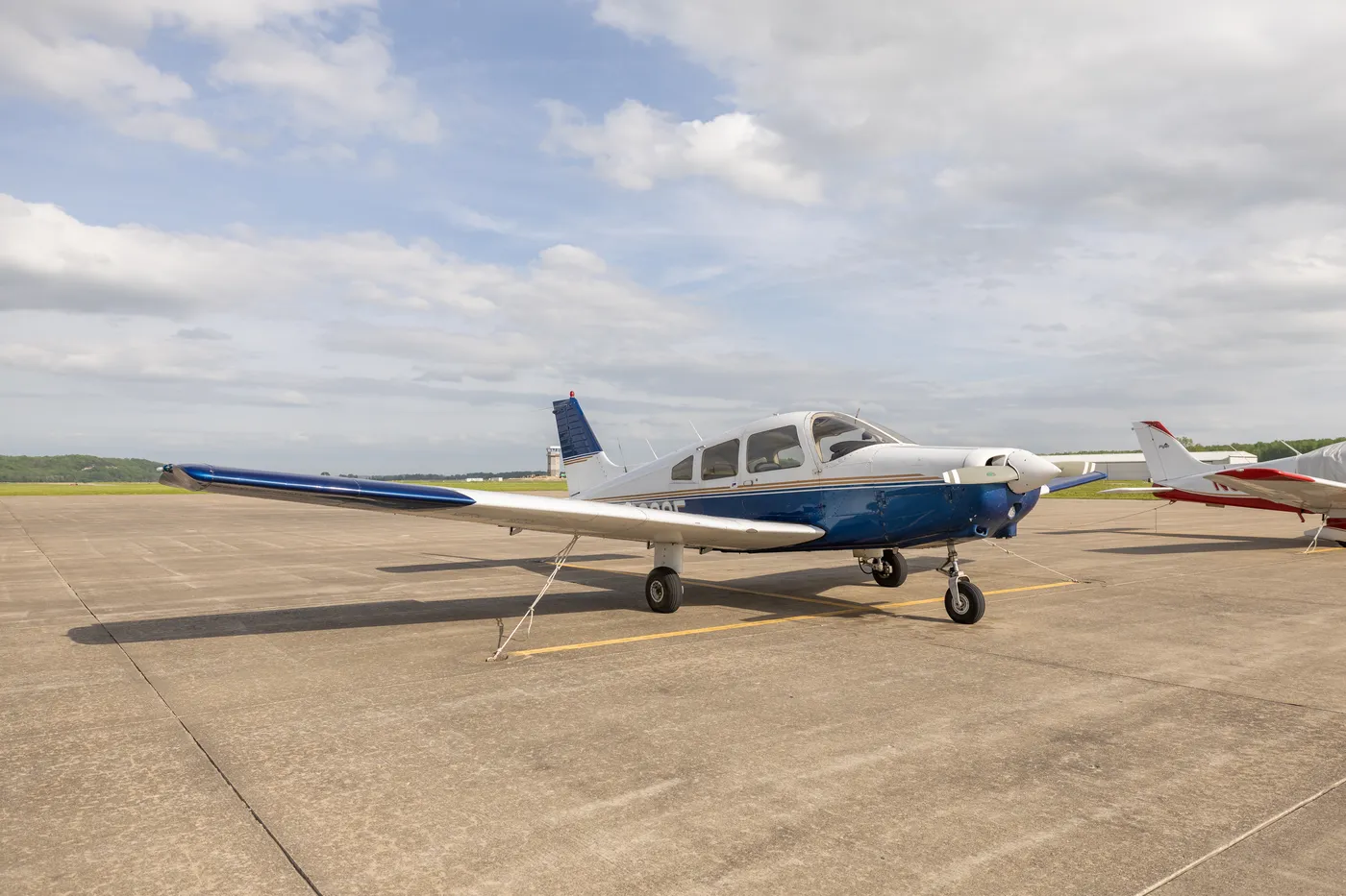 Piper PA-28 Warrior (N8222F) at Jefferson City Flying Service — photo 1