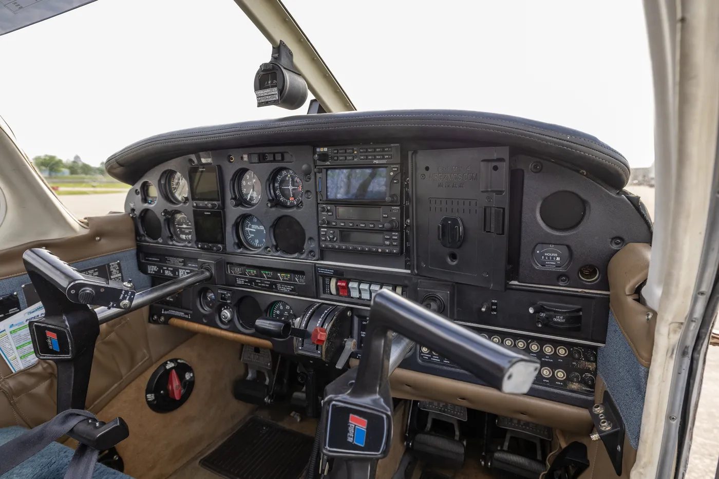 Piper PA-28 Warrior (N8222F) at Jefferson City Flying Service — photo 3